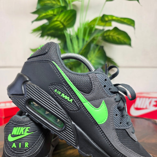 Nike Air Max 90 Black Green Strike maat 42