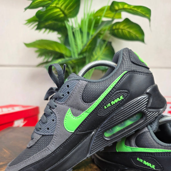 Nike Air Max 90 Black Green Strike maat 42