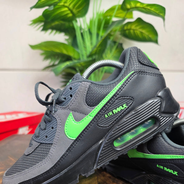 Nike Air Max 90 Black Green Strike maat 42