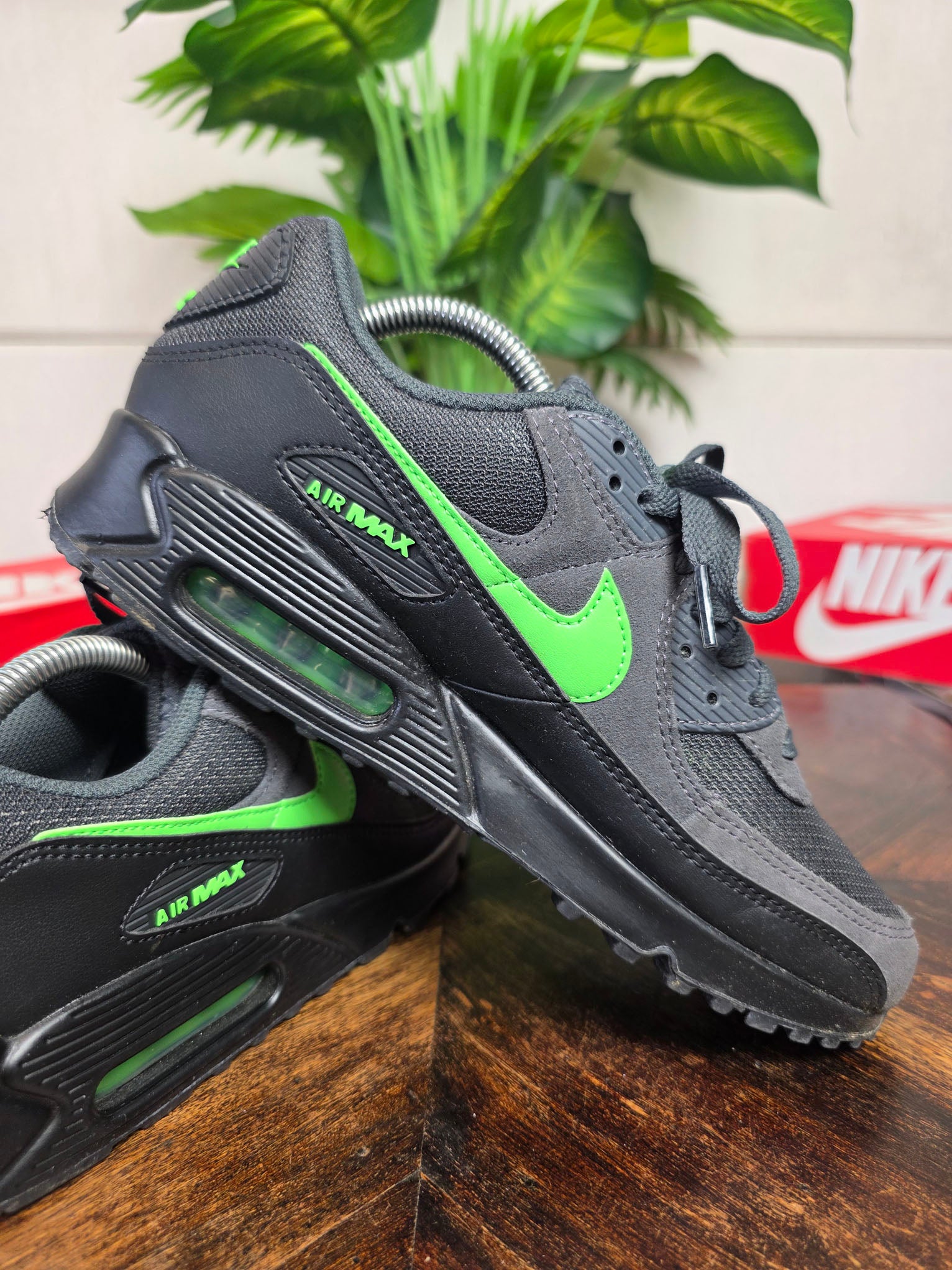 Nike Air Max 90 Black Green Strike maat 42