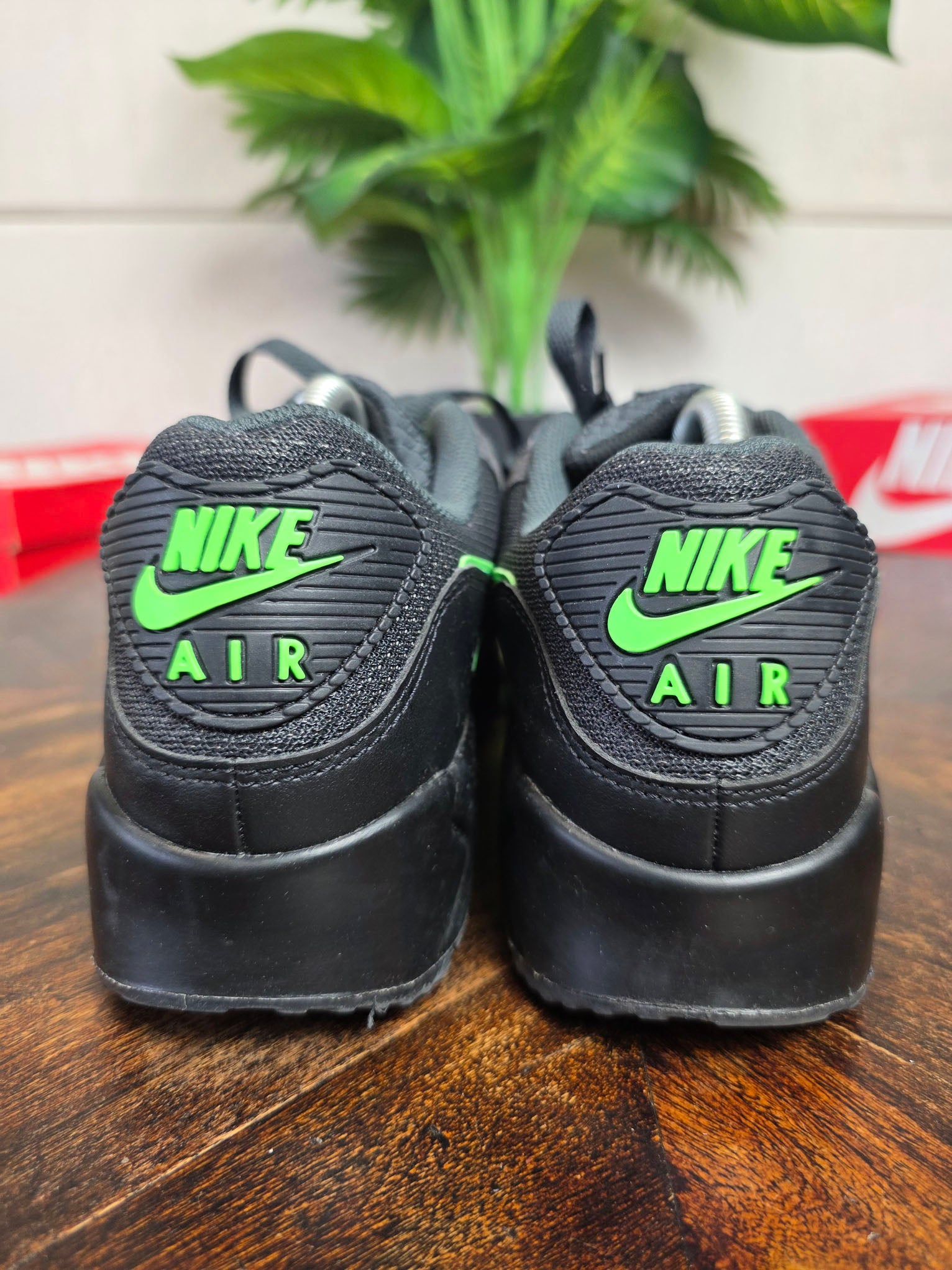 Nike Air Max 90 Black Green Strike maat 42