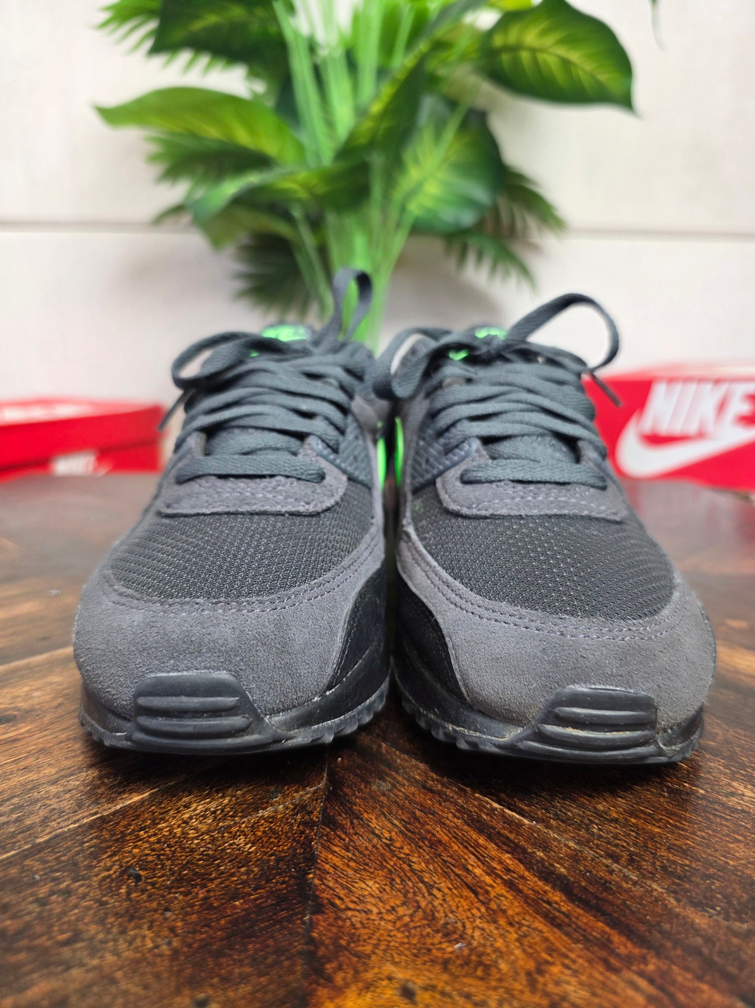 Nike Air Max 90 Black Green Strike maat 42