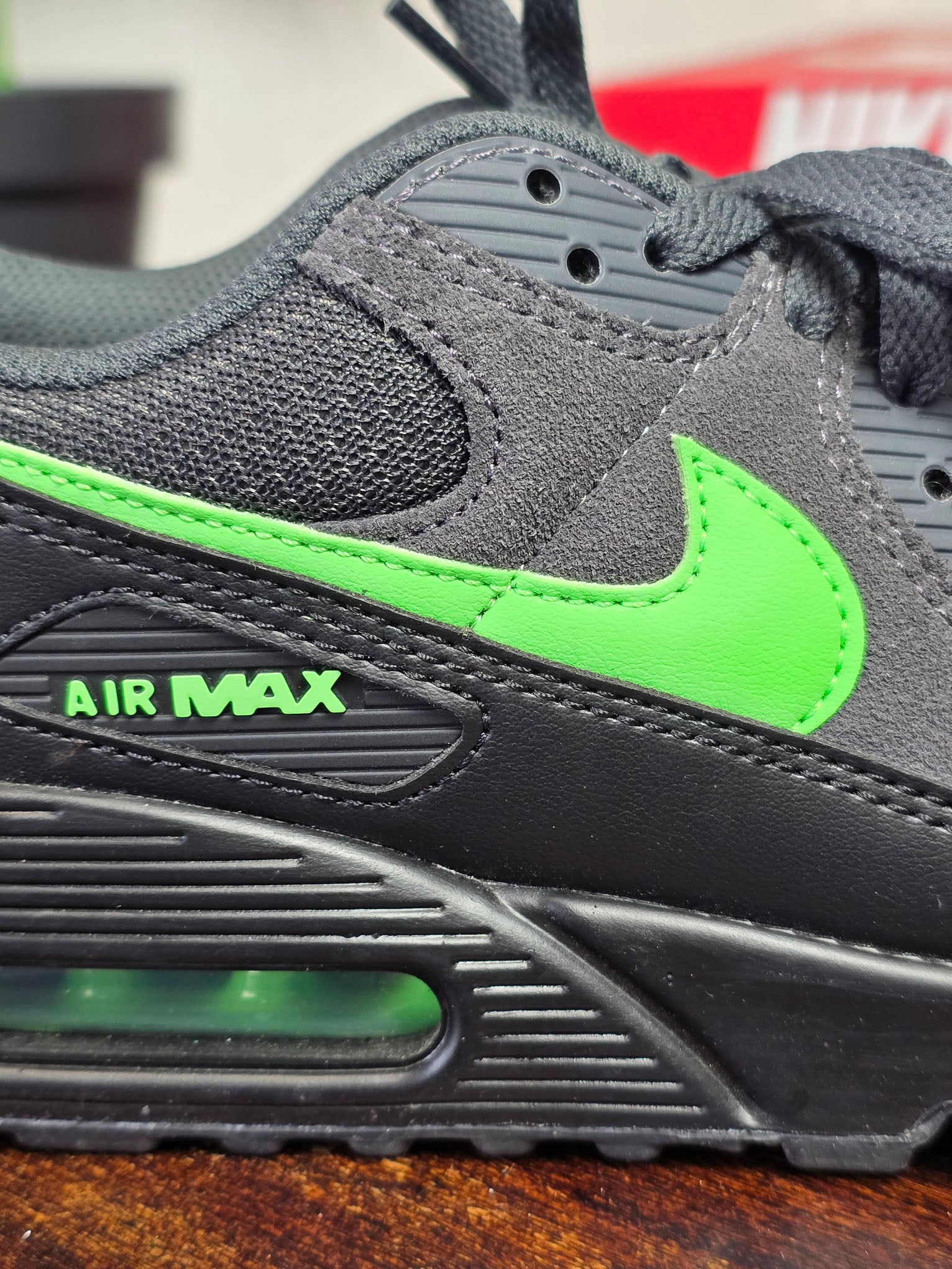 Nike Air Max 90 Black Green Strike maat 42