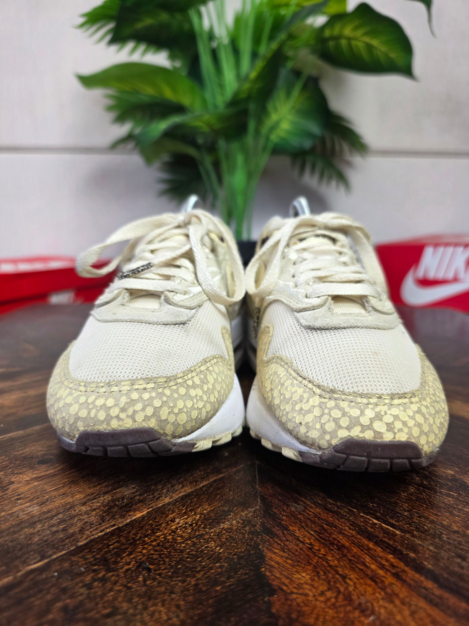 Nike Air Max 1 '87 "Coconut Milk" maat 37,5