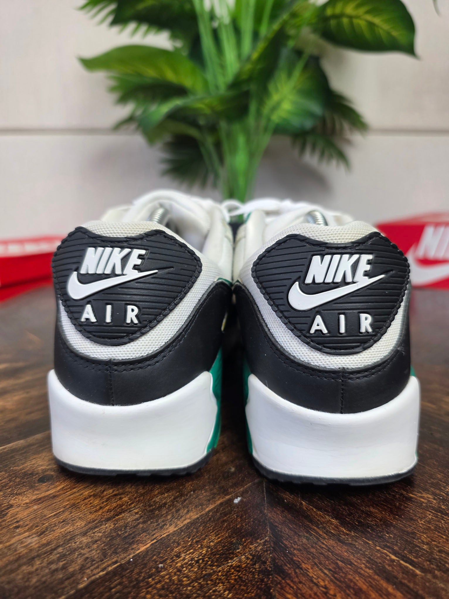 Nike Air Max 90 Malachite maat 43
