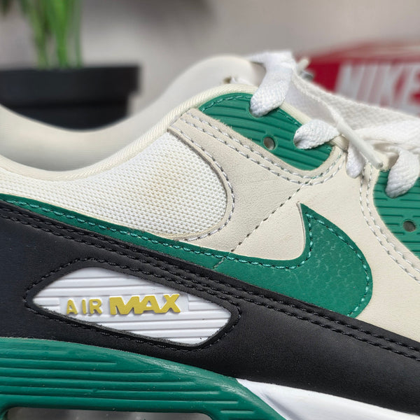 Nike Air Max 90 Malachite maat 43