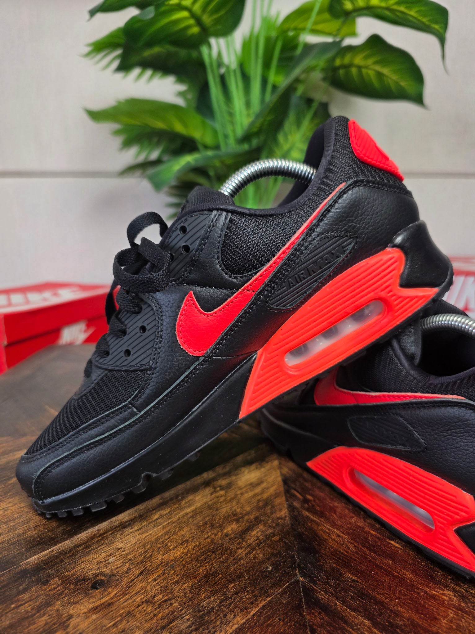 Nike Air Max 90 Black Orange Volt maat 42,5