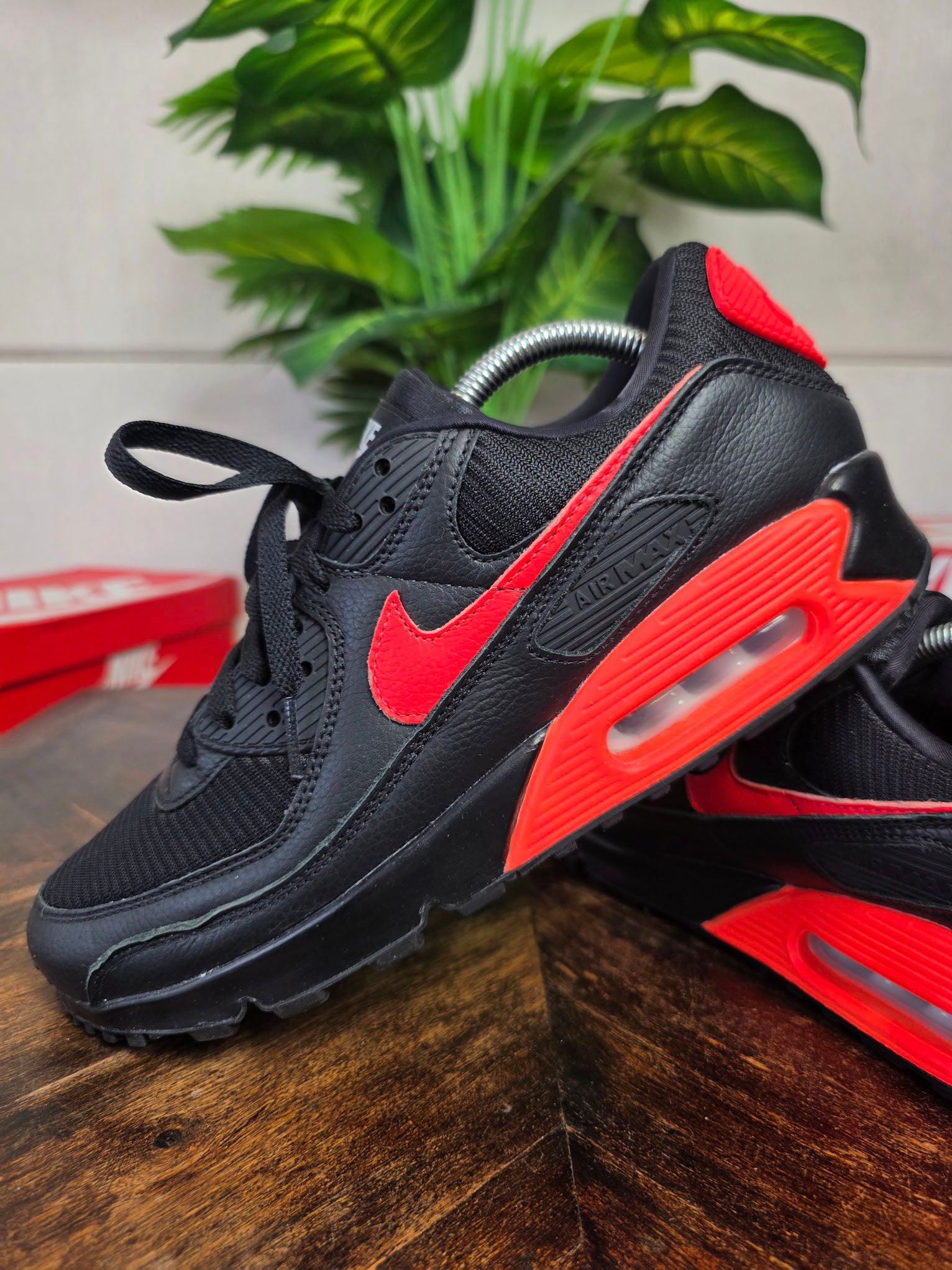 Nike Air Max 90 Black Orange Volt maat 42,5