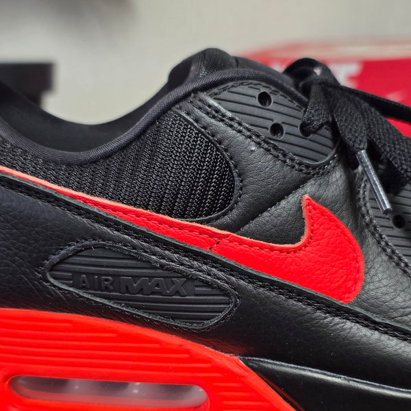 Nike Air Max 90 Black Orange Volt maat 42,5