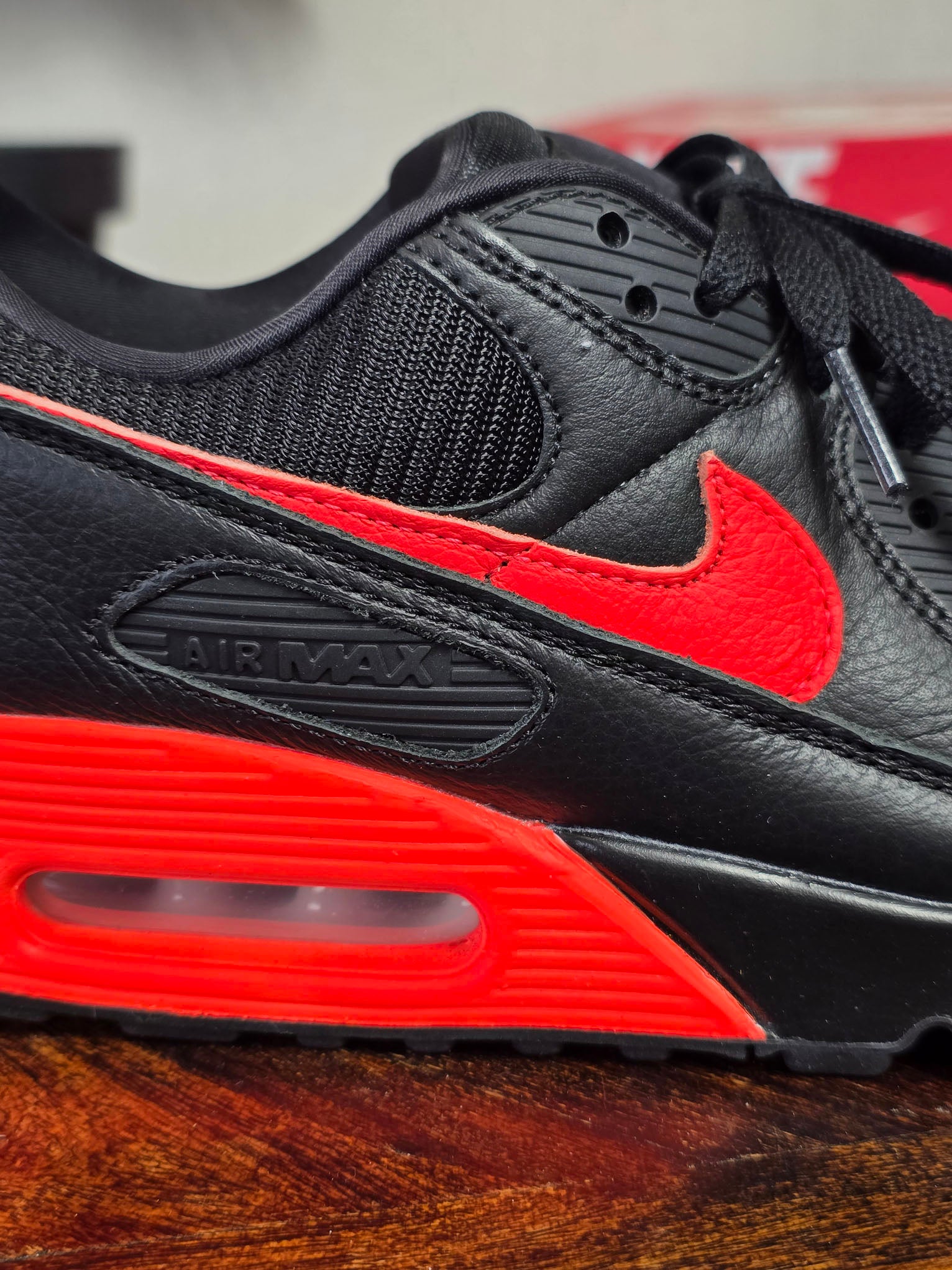 Nike Air Max 90 Black Orange Volt maat 42,5
