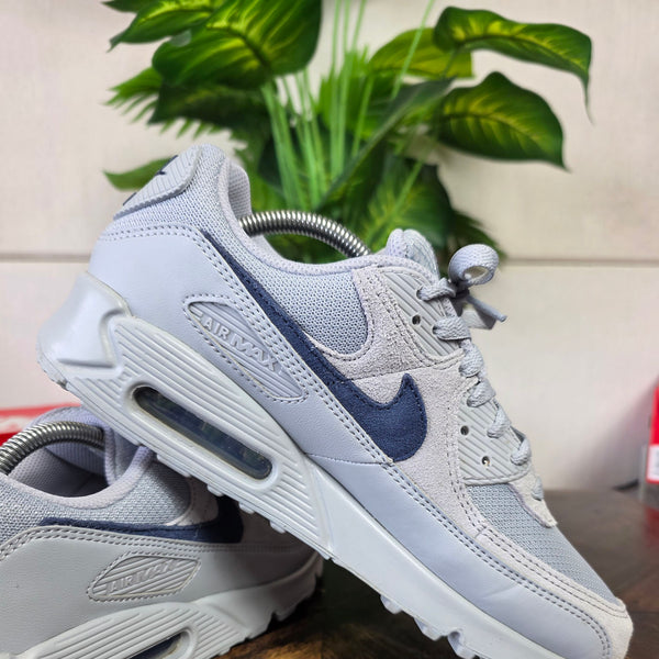 Nike Air Max 90 Wolf Grey Midnight Navy maat 43