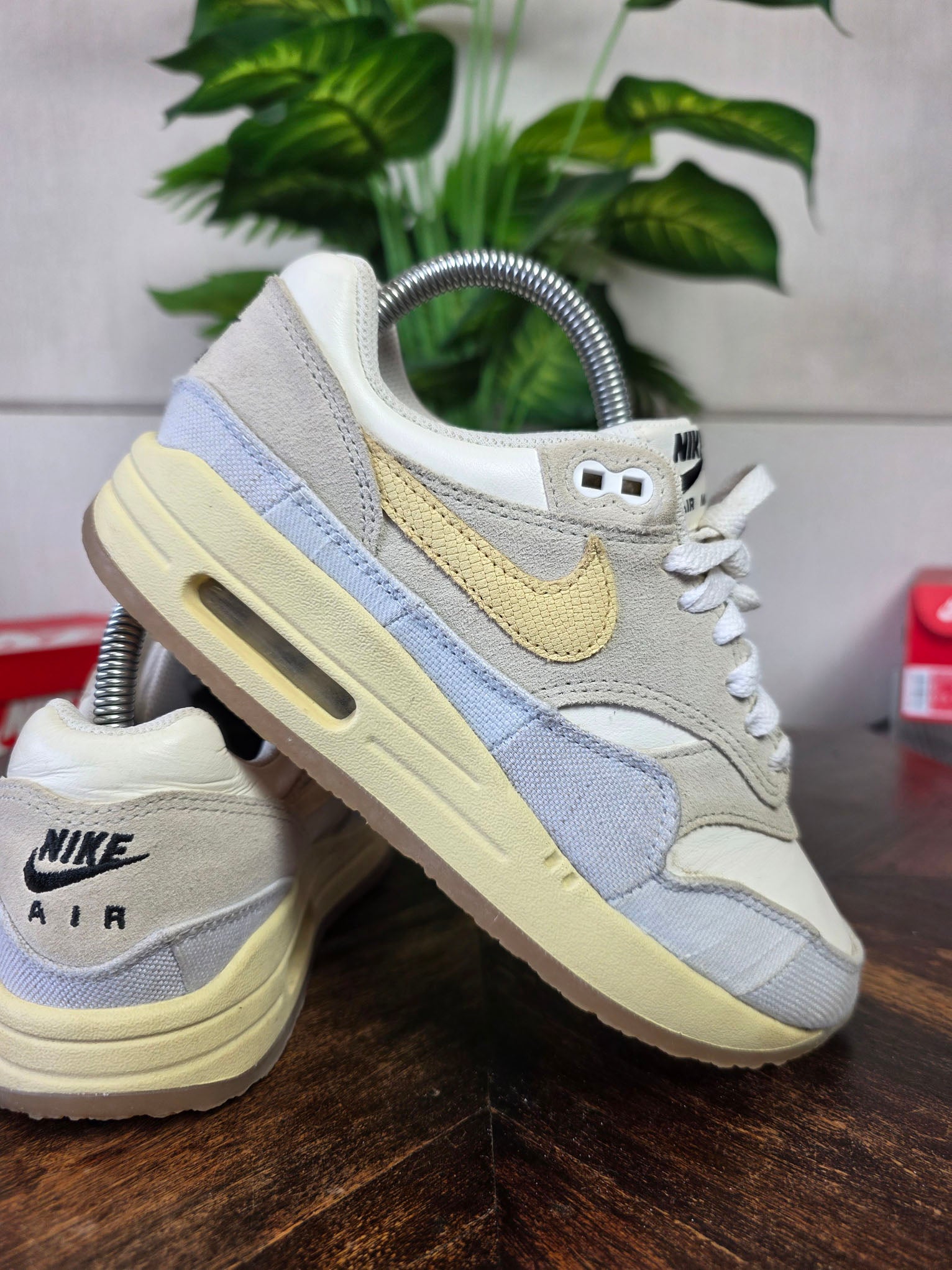 Nike Air Max 1 Crepe Light Bone maat 38