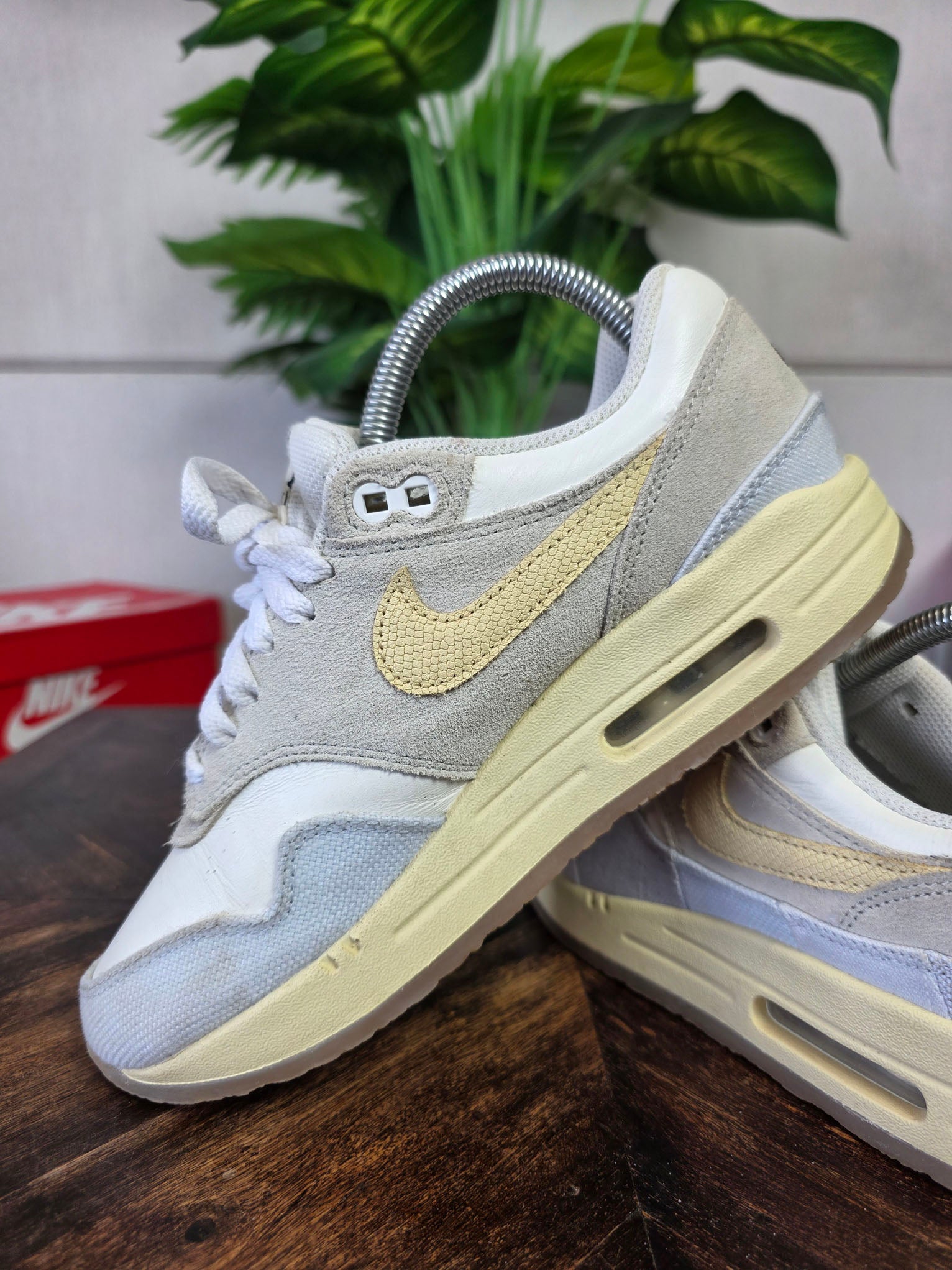 Nike Air Max 1 Crepe Light Bone maat 38