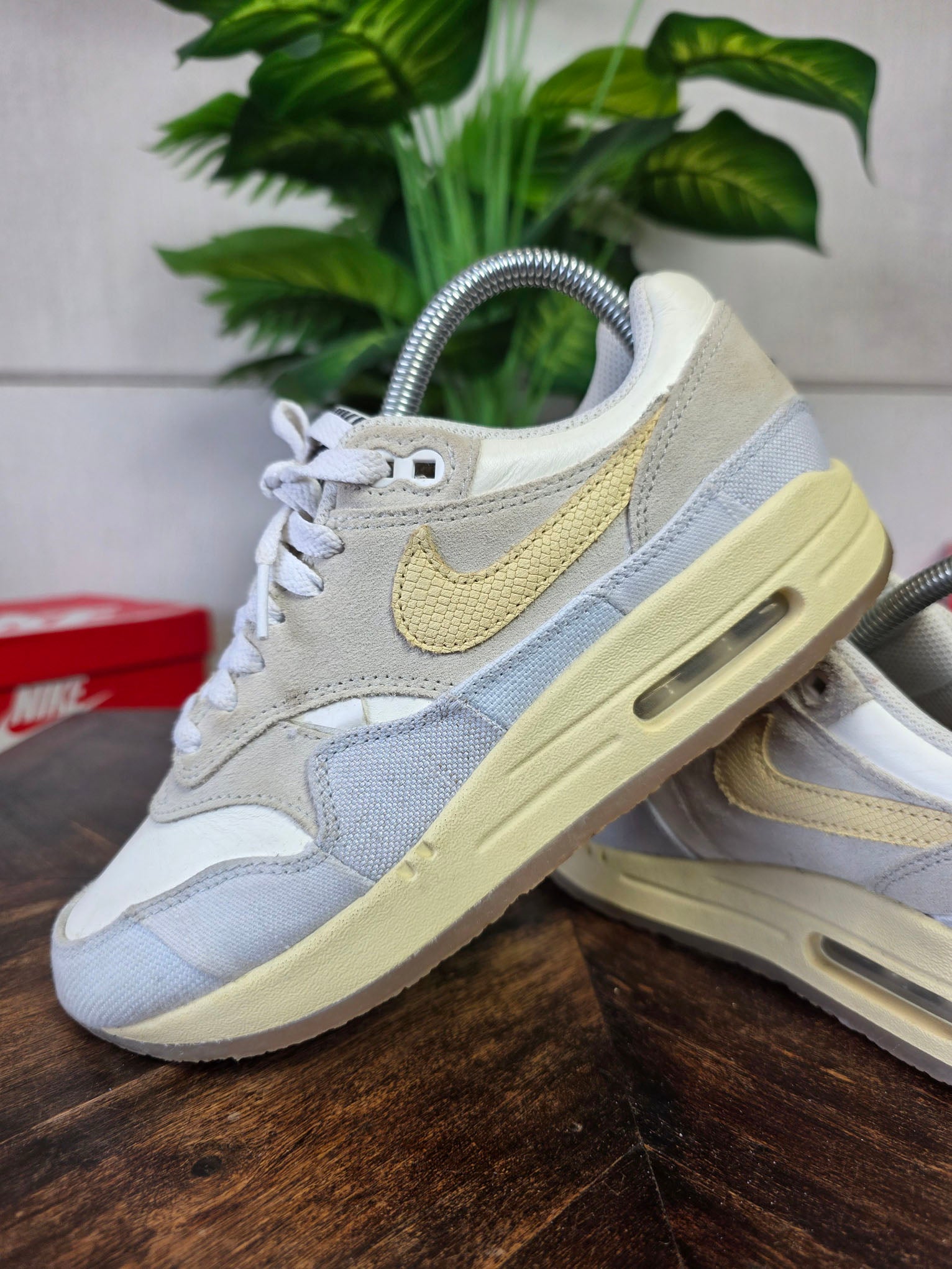 Nike Air Max 1 Crepe Light Bone maat 38