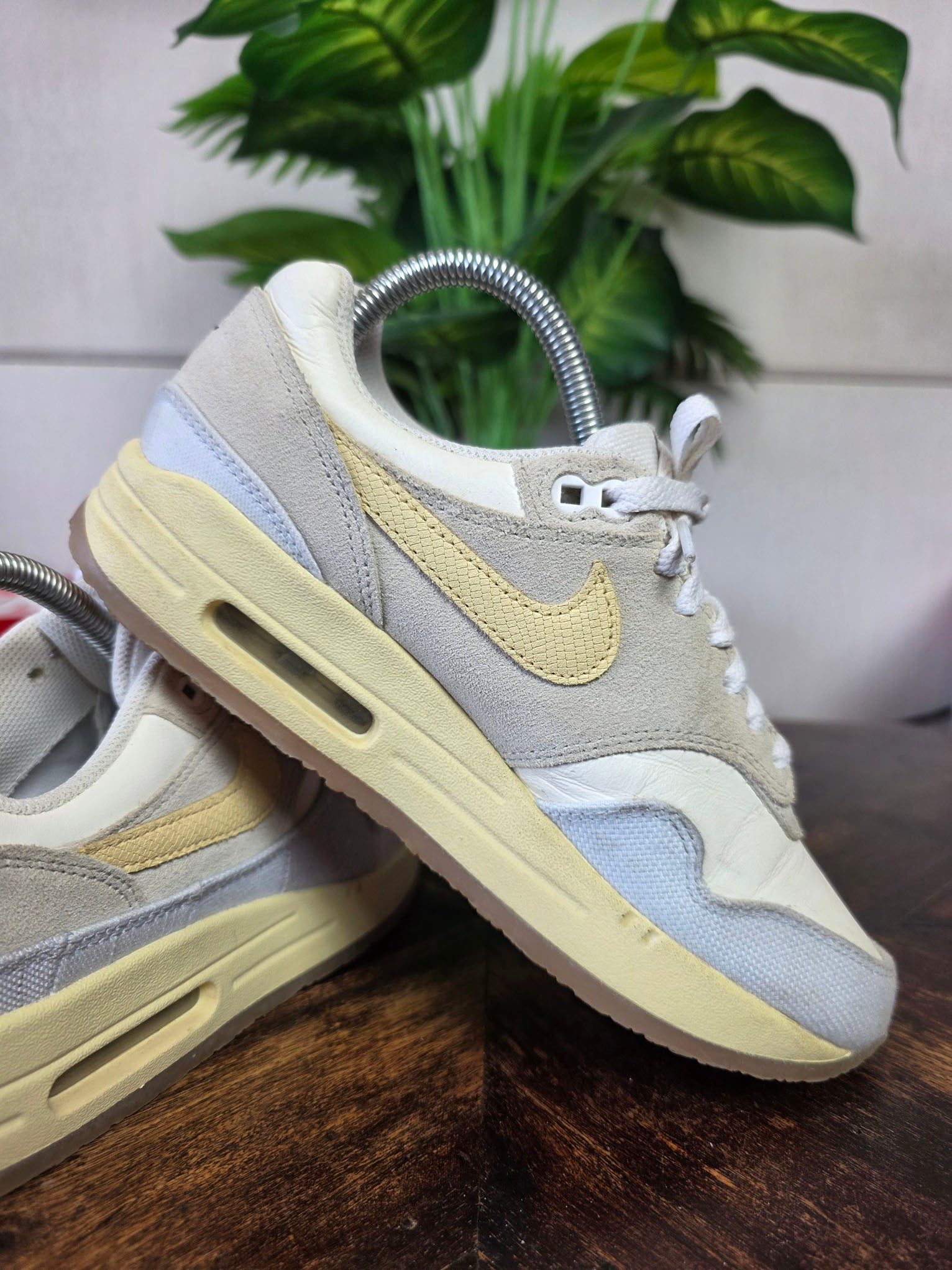 Nike Air Max 1 Crepe Light Bone maat 38