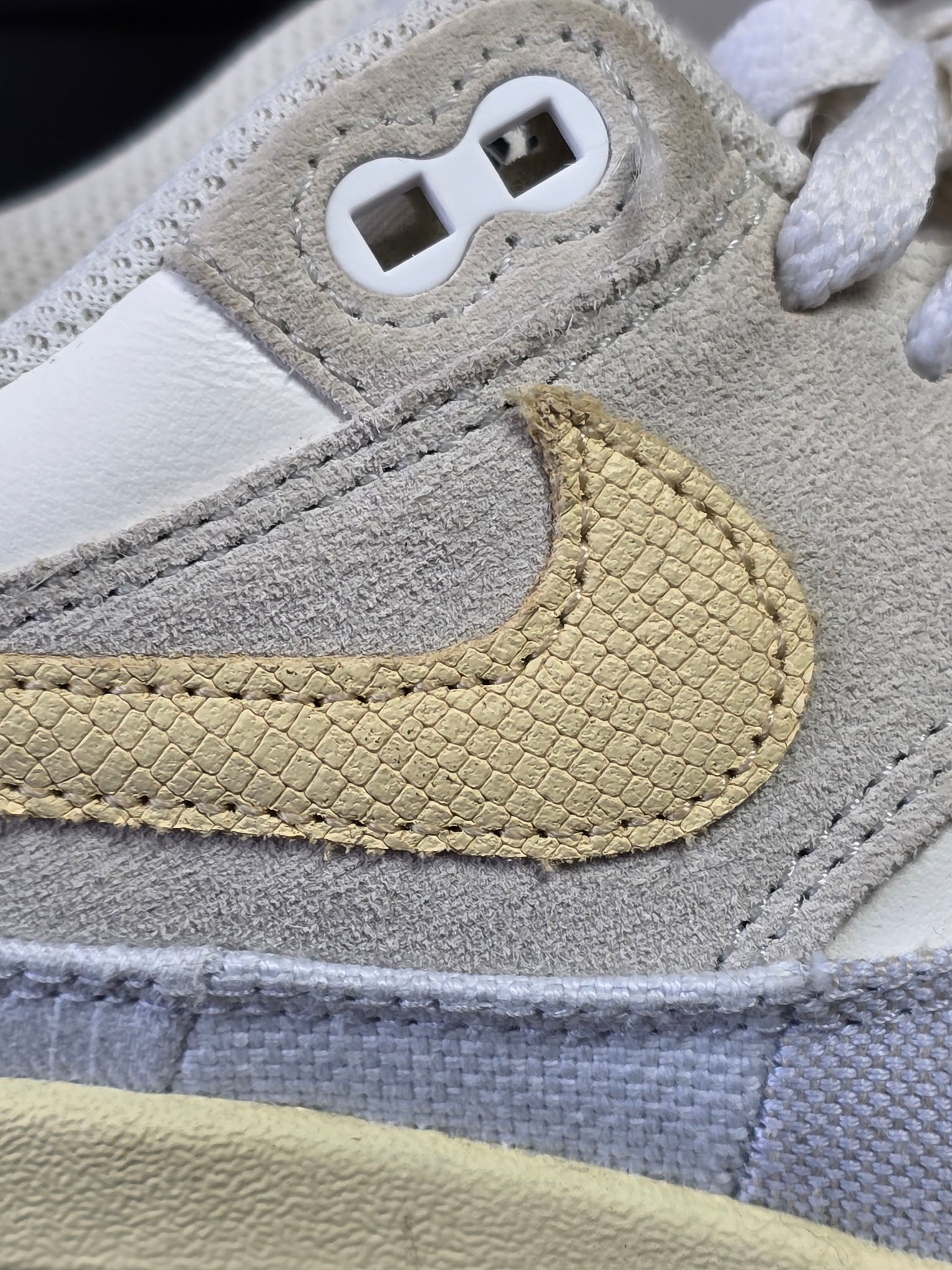 Nike Air Max 1 Crepe Light Bone maat 38