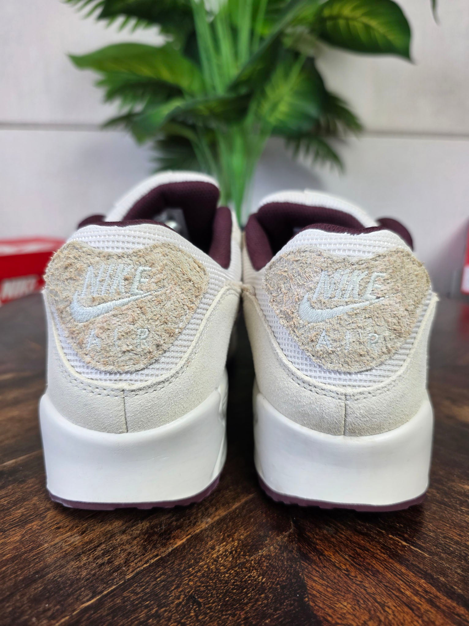 Nike Air Max 90 "Phantom Burgundy Crush" maat 44