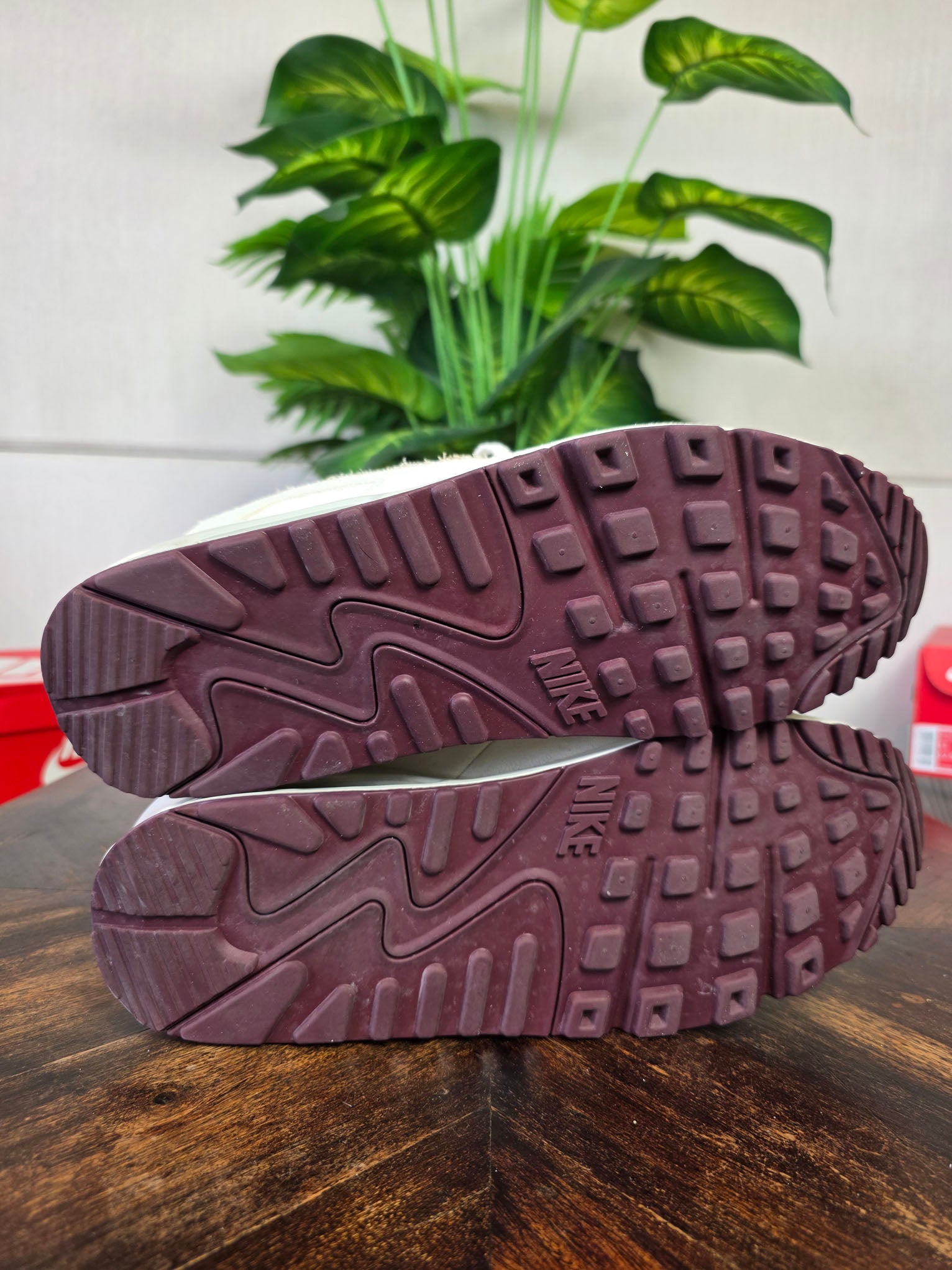 Nike Air Max 90 "Phantom Burgundy Crush" maat 44