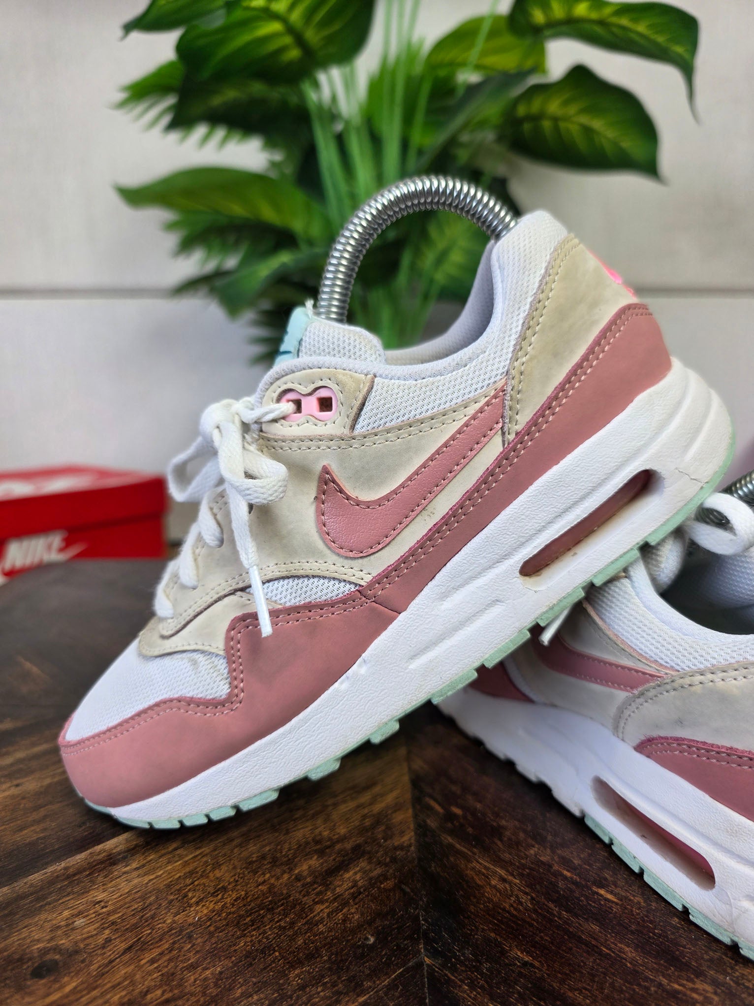 Nike Air Max 1 GS Guava Ice maat 36,5