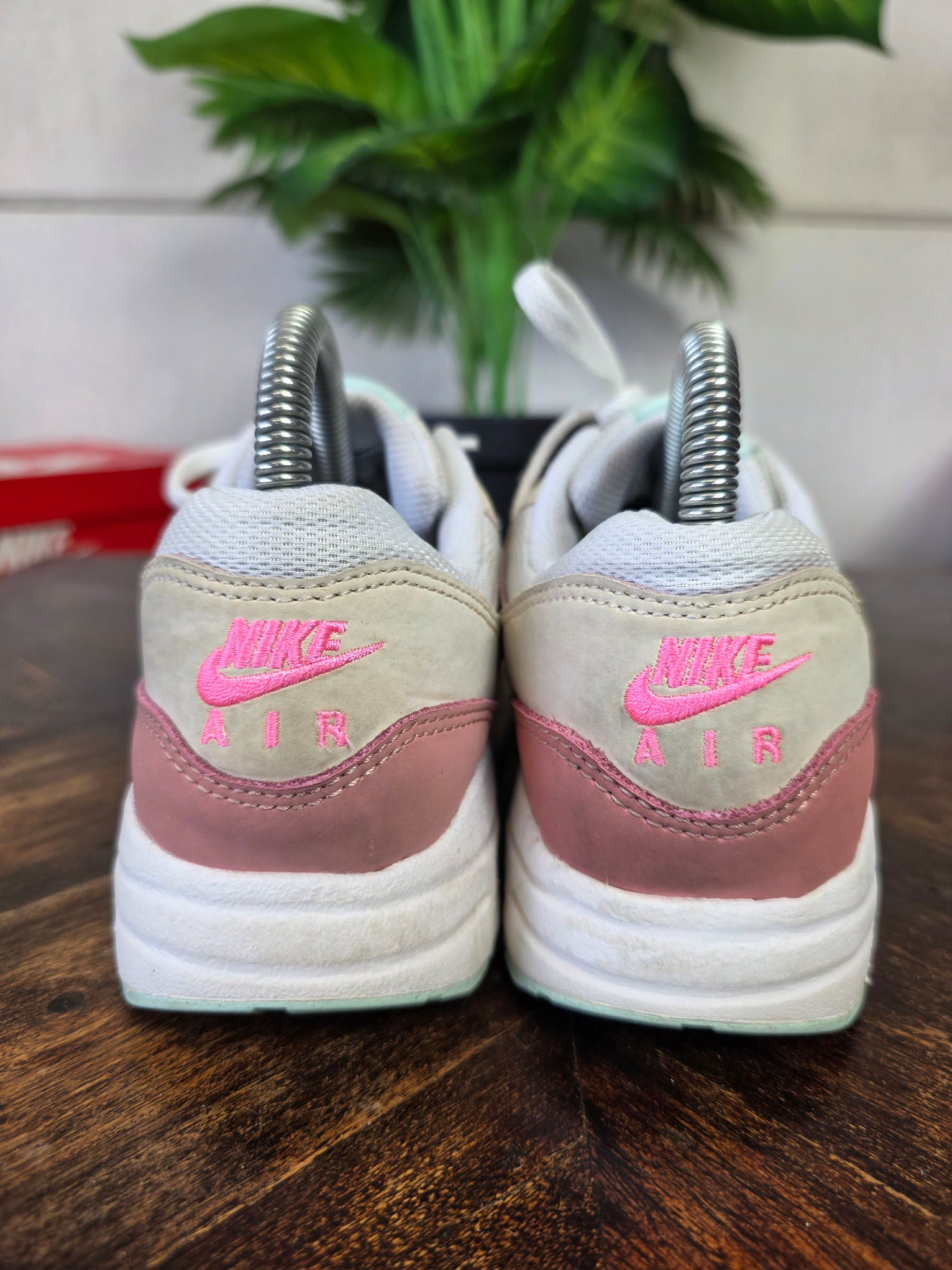 Nike Air Max 1 GS Guava Ice maat 36,5