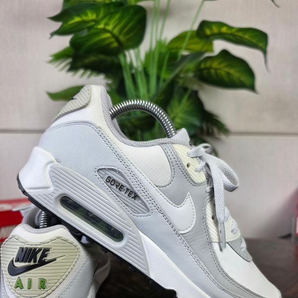 Nike Air Max 90 Gore-Tex Photon Dust maat 40