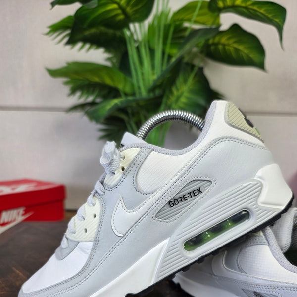 Nike Air Max 90 Gore-Tex Photon Dust maat 40