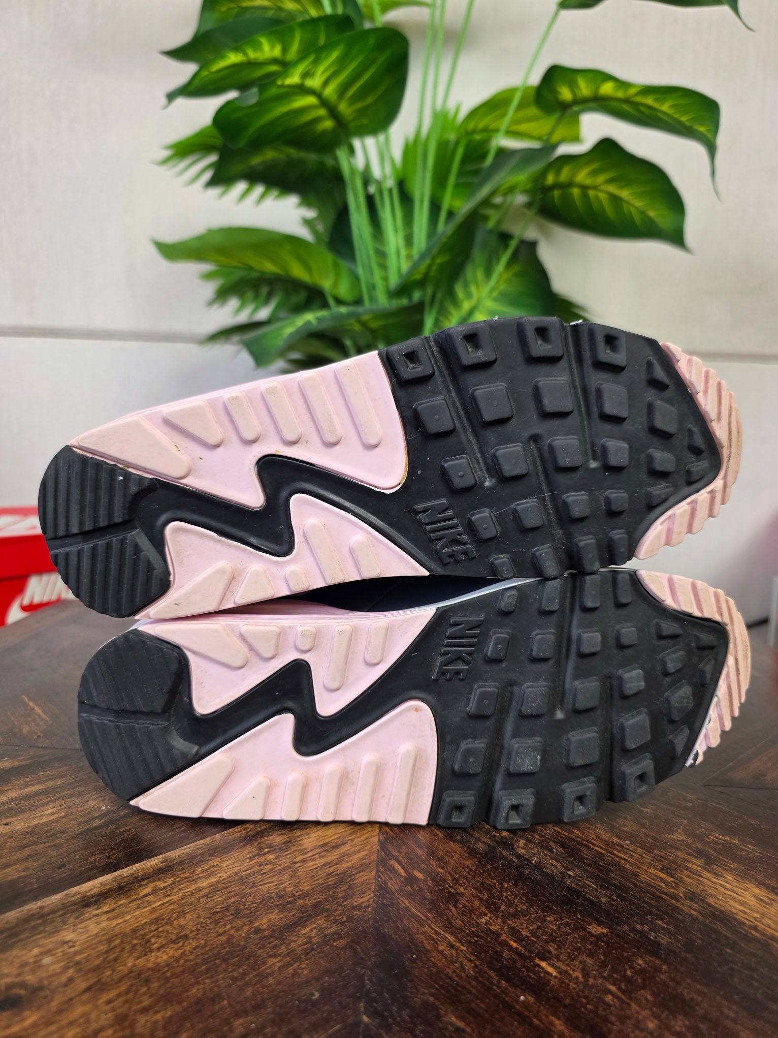 Nike Air Max 90 Pink Foam maat 42