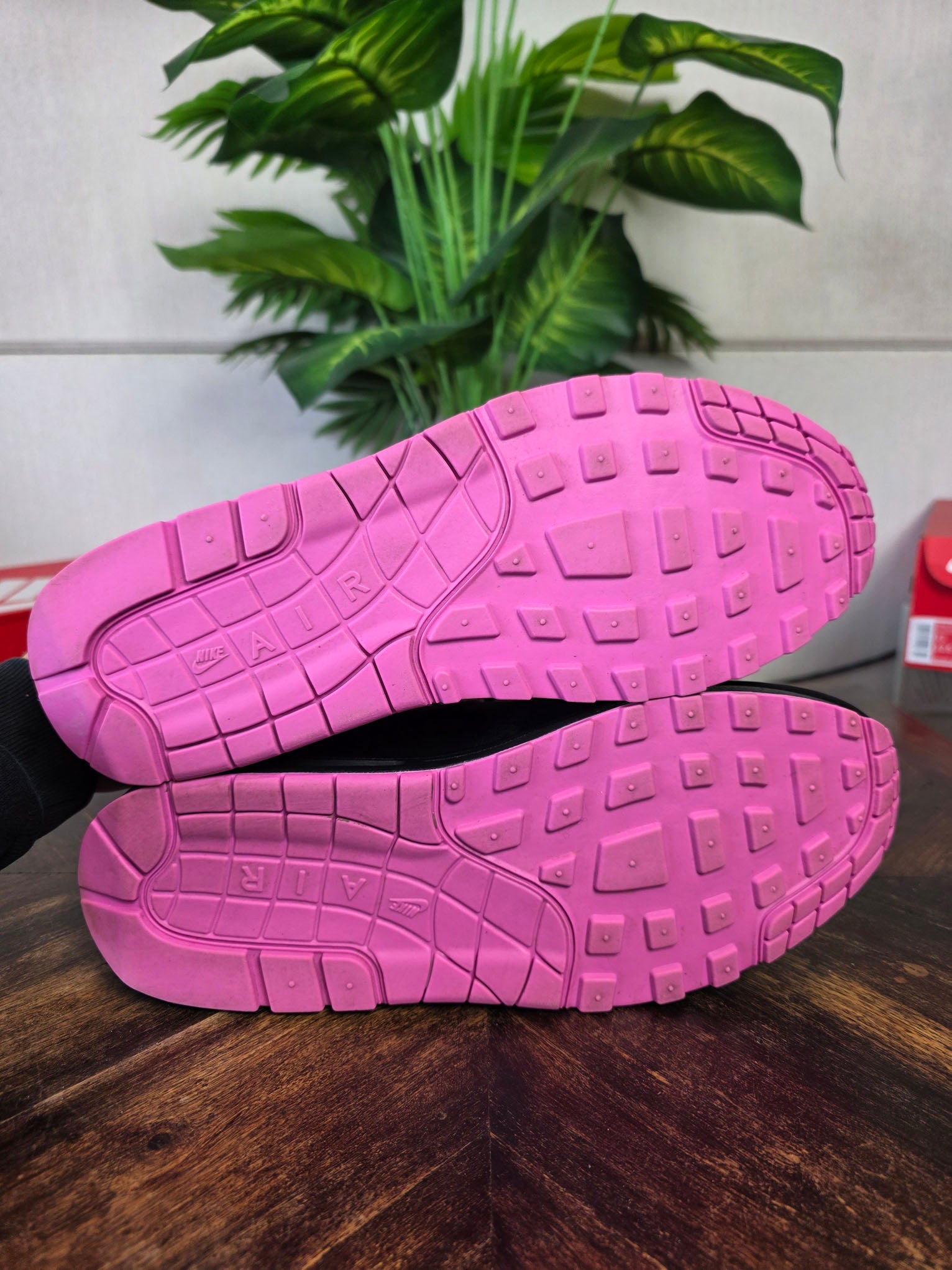 Nike Air Max 1 Valentine's Day Black maat 45