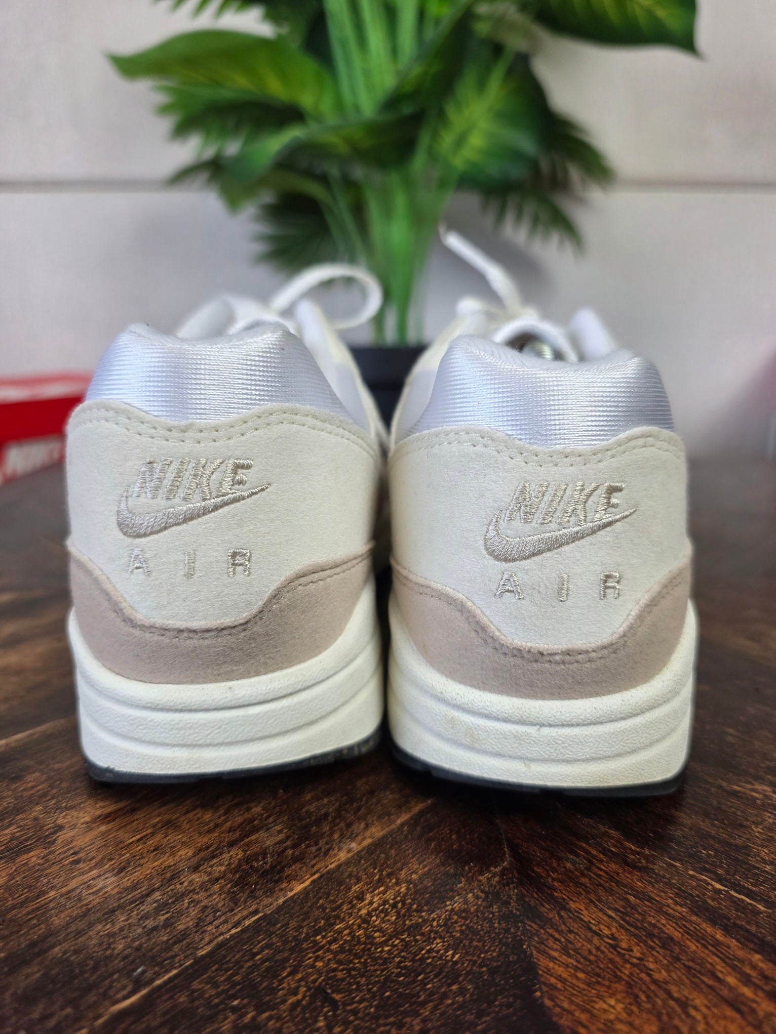 Nike Air Max 1 Pale Ivory maat 44,5