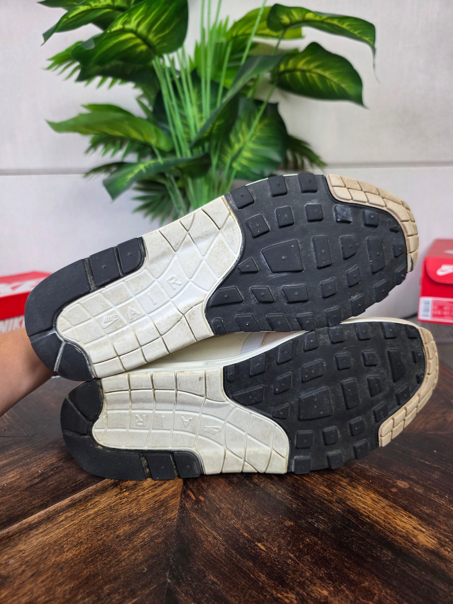 Nike Air Max 1 Pale Ivory maat 44,5