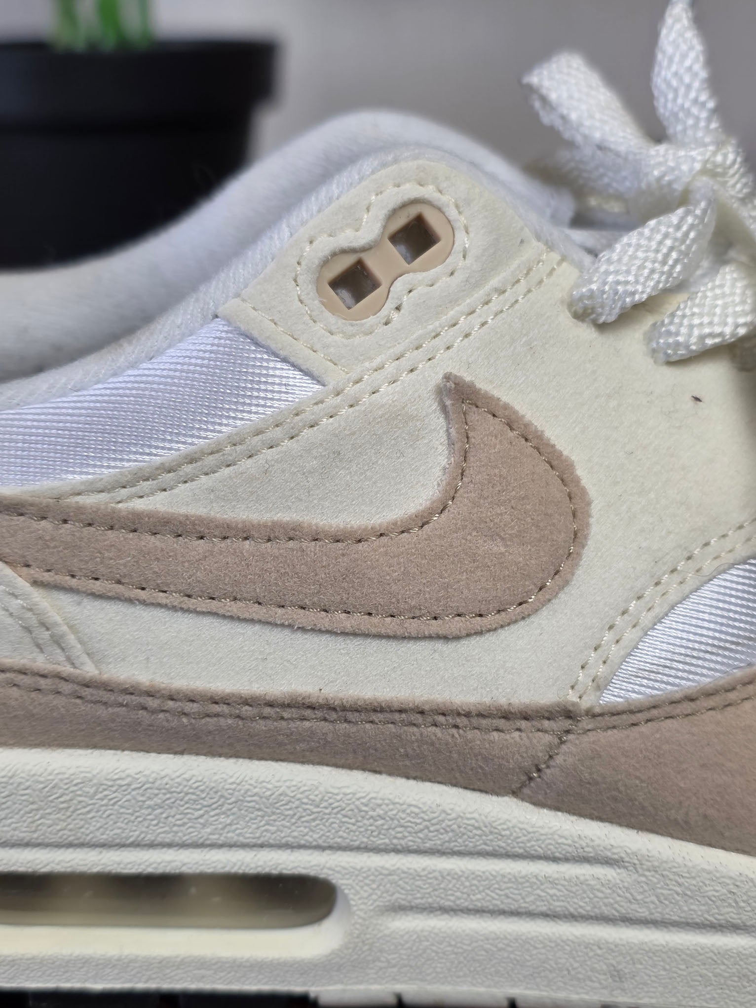 Nike Air Max 1 Pale Ivory maat 44,5