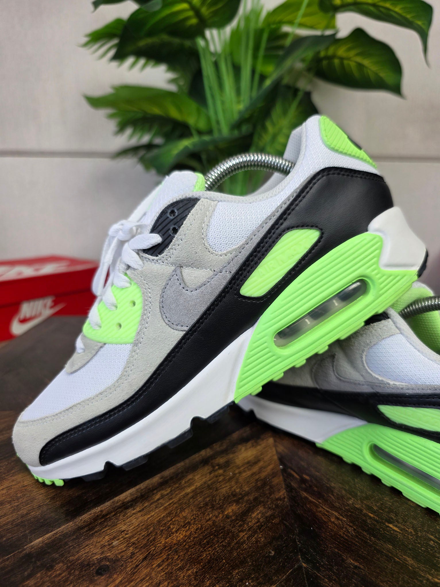 Nike Air Max 90 Vapor Green maat 42,5