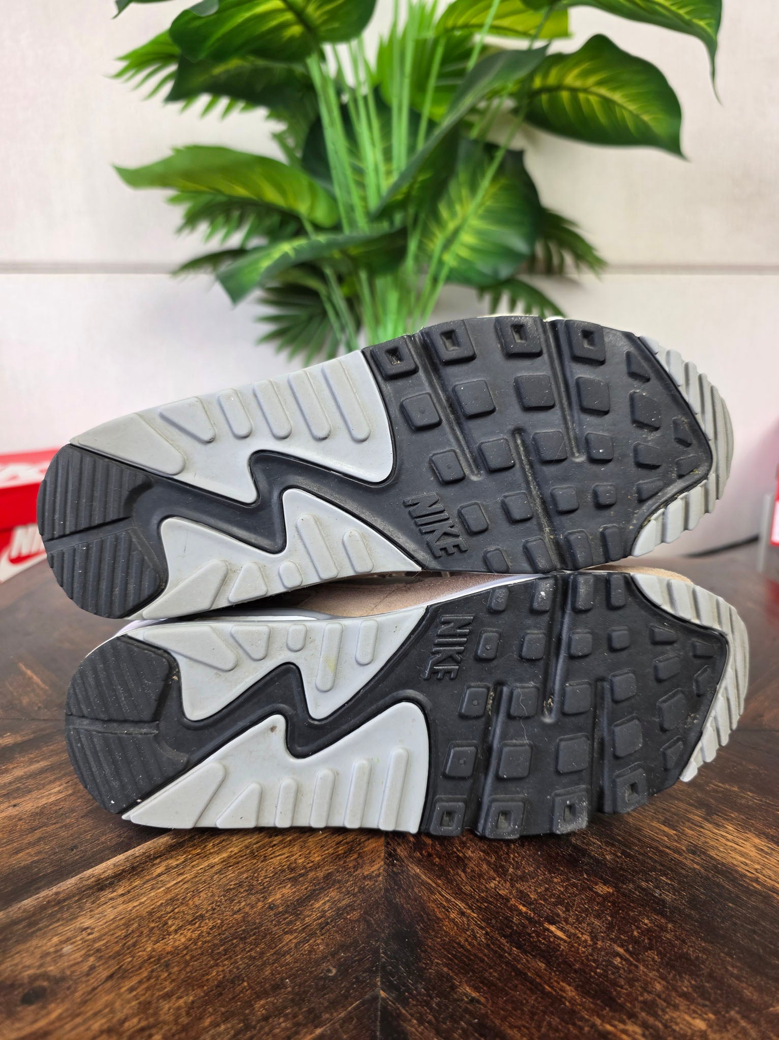 Nike Air Max 90 Premium 'Sanddrift' maat 37,5