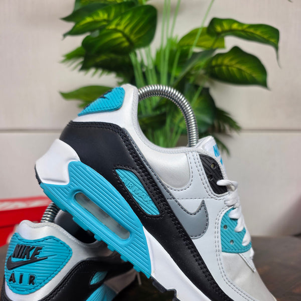 Nike Air Max 90 'Teal Nebula' maat 37,5