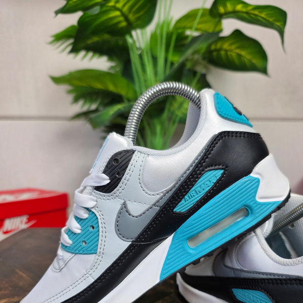 Nike Air Max 90 'Teal Nebula' maat 37,5