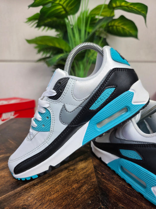 Nike Air Max 90 'Teal Nebula' maat 37,5