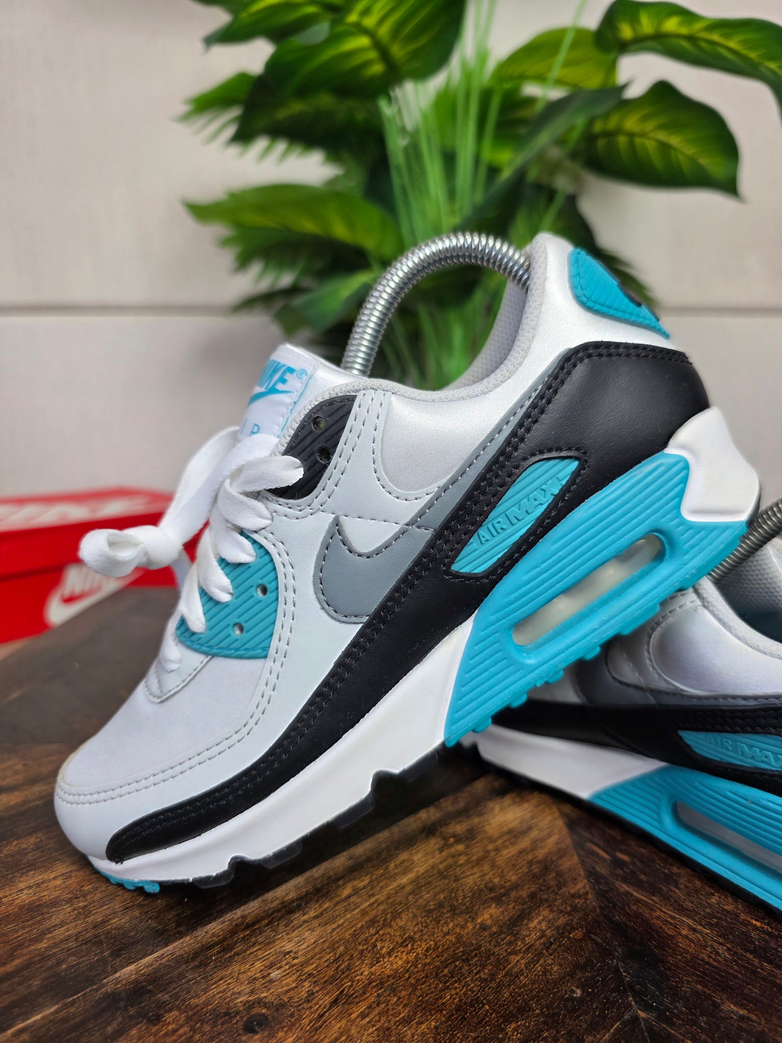 Nike Air Max 90 'Teal Nebula' maat 37,5