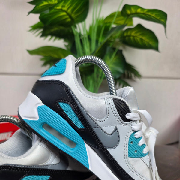 Nike Air Max 90 'Teal Nebula' maat 37,5