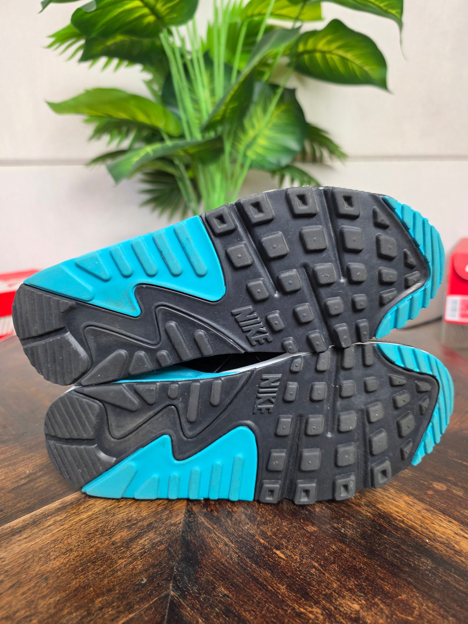 Nike Air Max 90 'Teal Nebula' maat 37,5