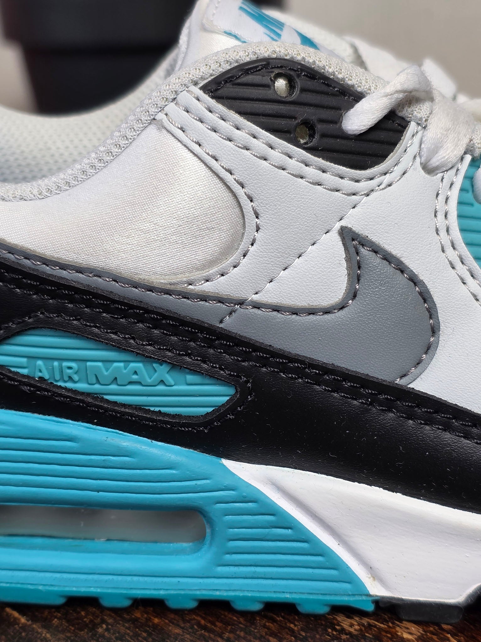 Nike Air Max 90 'Teal Nebula' maat 37,5