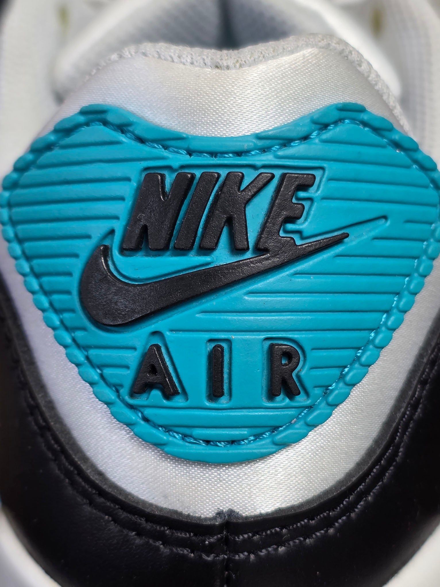 Nike Air Max 90 'Teal Nebula' maat 37,5