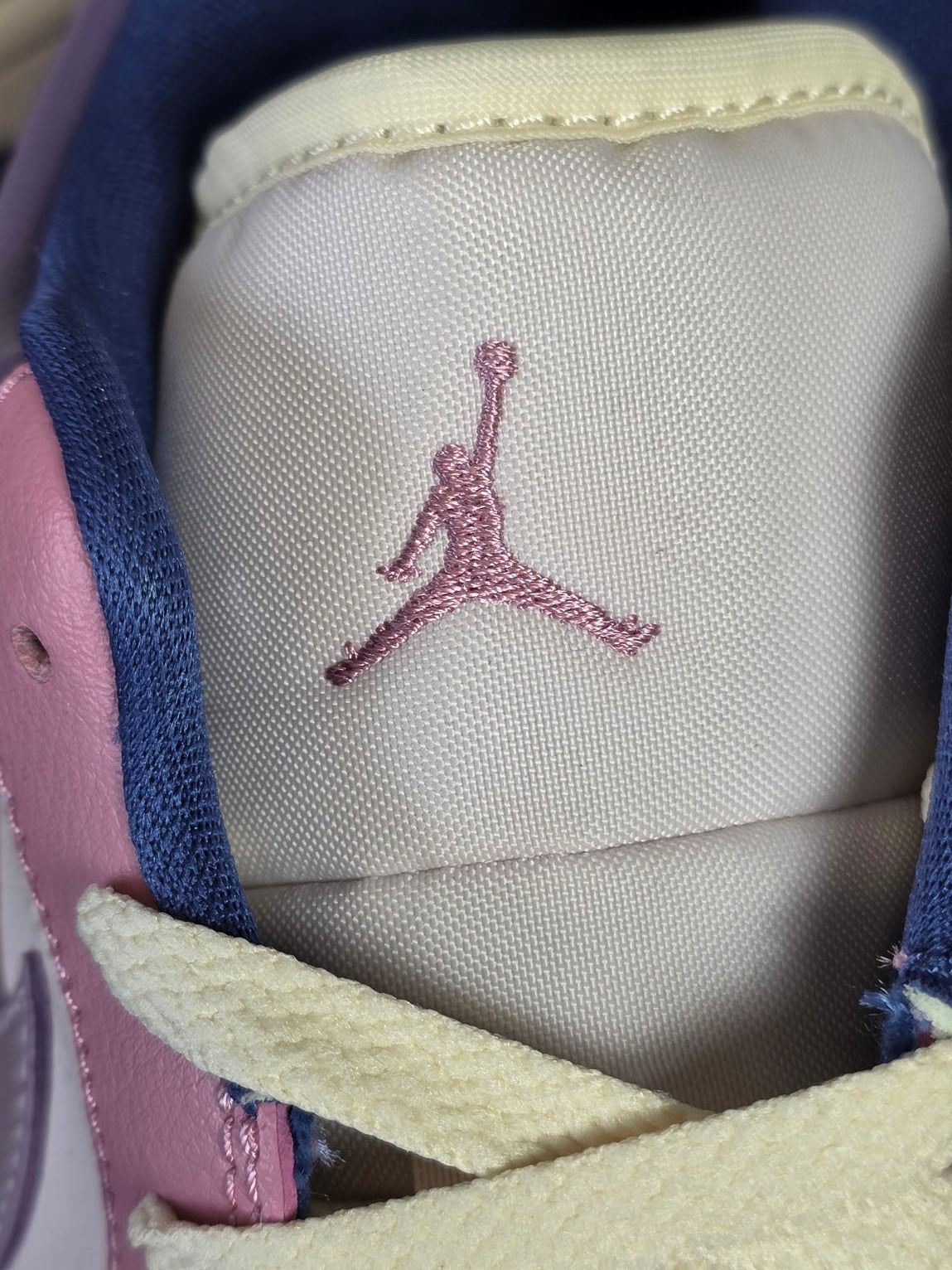 Nike Air Jordan 1 Low Pastel Purple maat 43
