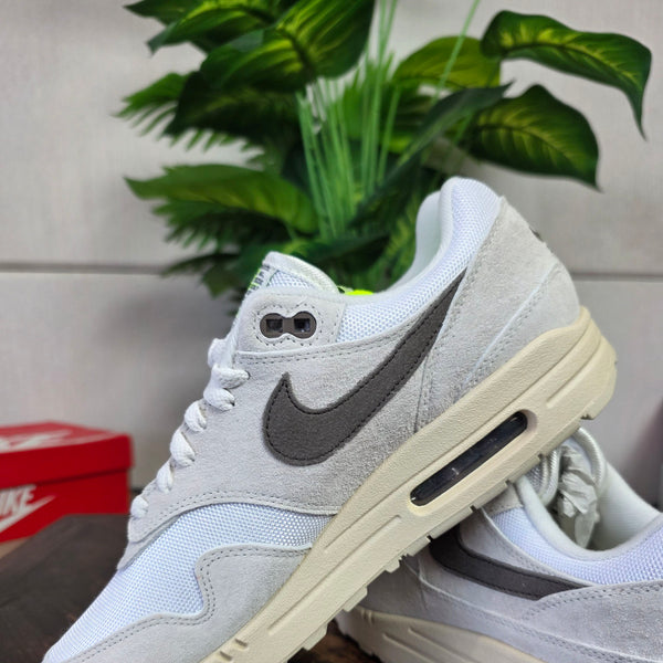 Nike Air Max 1 Sail Ironstone maat 42,5