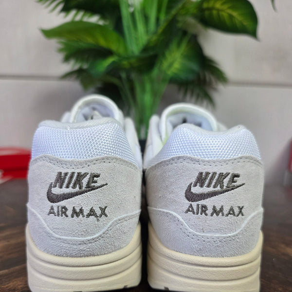 Nike Air Max 1 Sail Ironstone maat 42,5