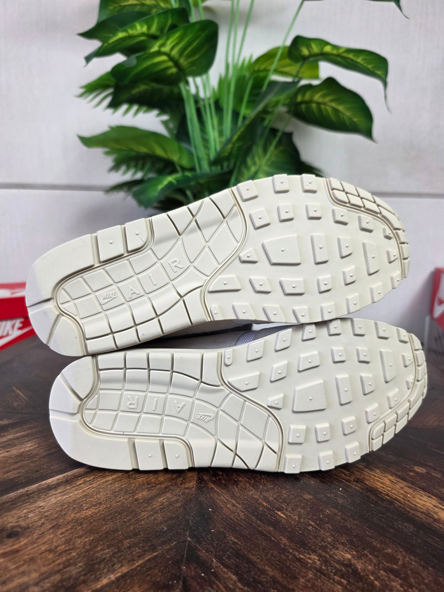 Nike Air Max 1 Sail Ironstone maat 42,5