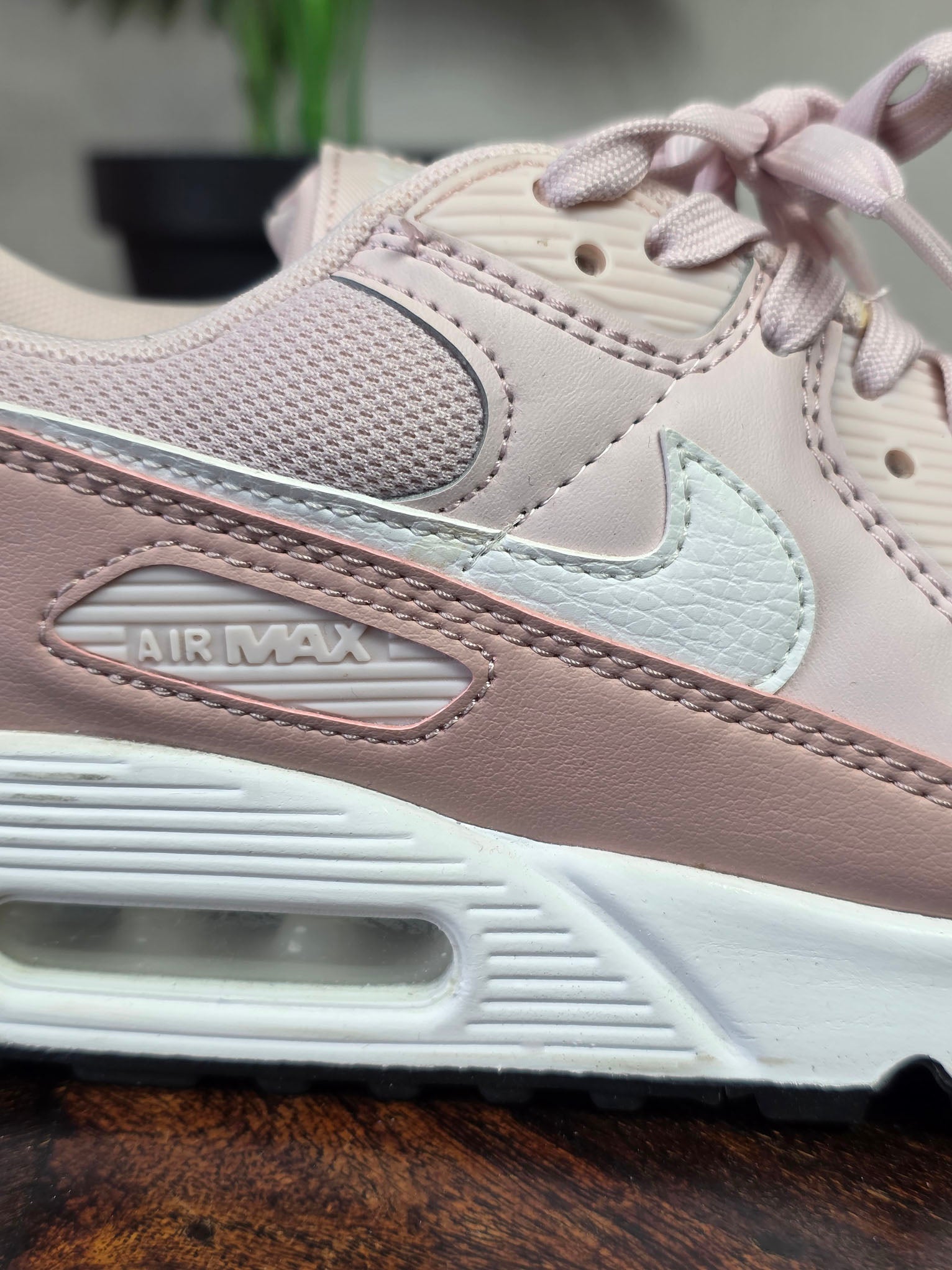 Nike Air Max 90 Barely Rose maat 38,5