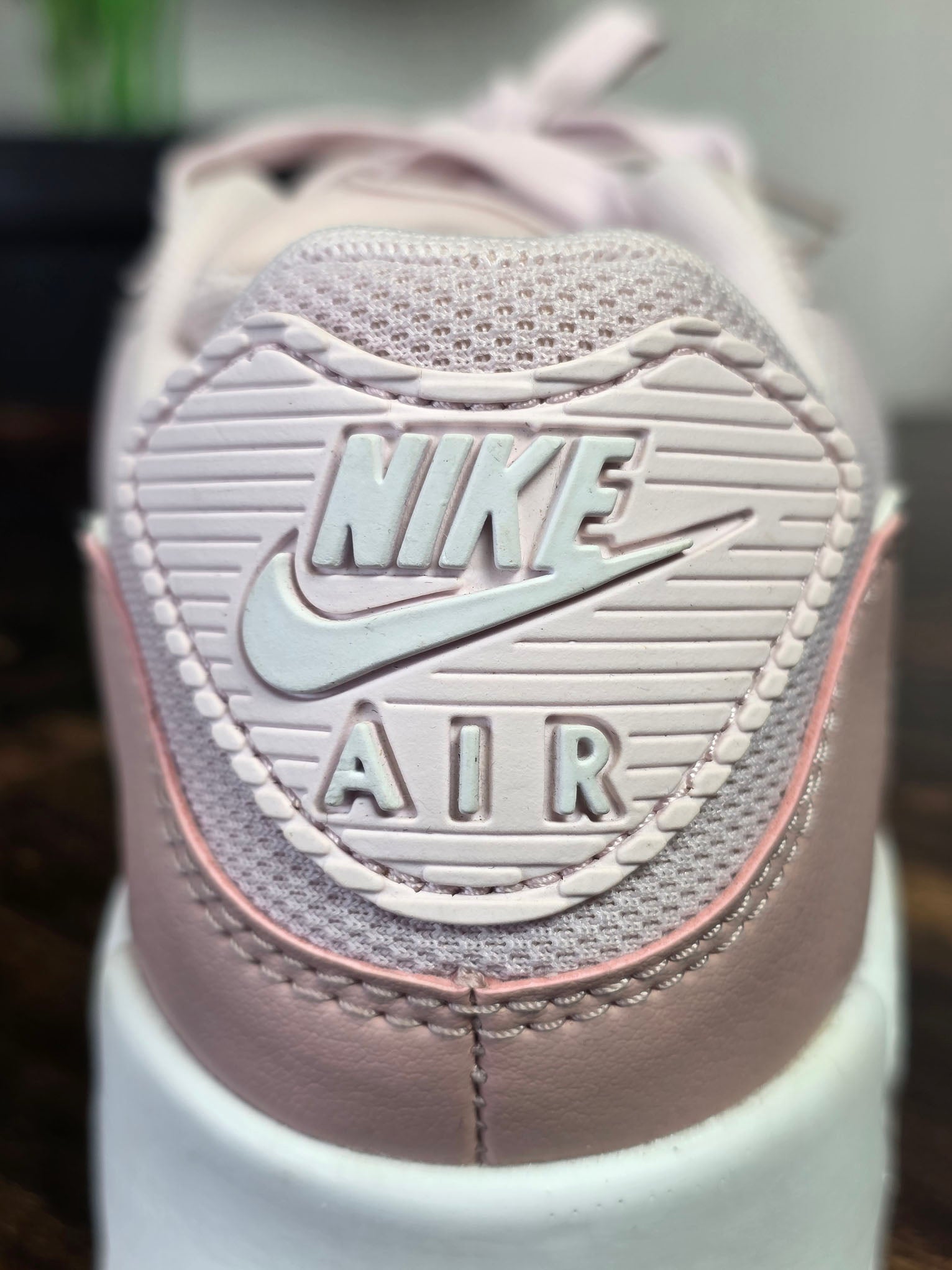 Nike Air Max 90 Barely Rose maat 38,5