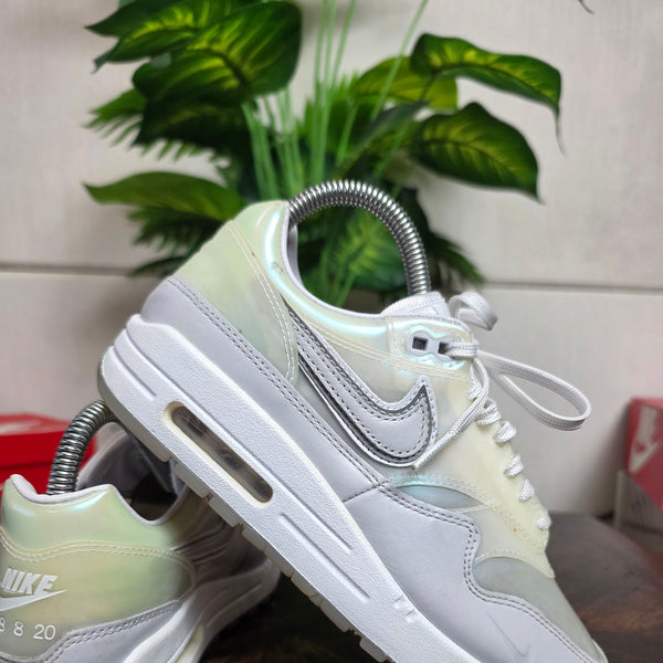 Nike Air Max 1 Sneakers Day "Pearl" maat 38
