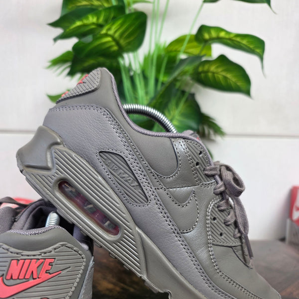 Nike Air Max 90 ESS+ Cave Stone maat 44