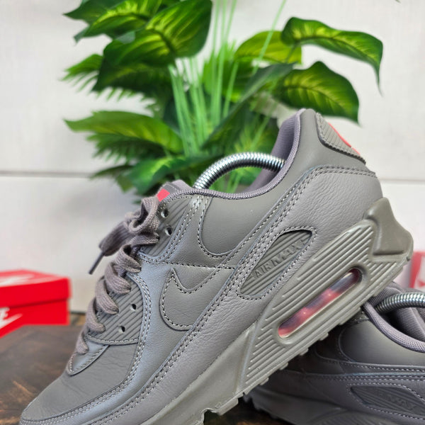 Nike Air Max 90 ESS+ Cave Stone maat 44